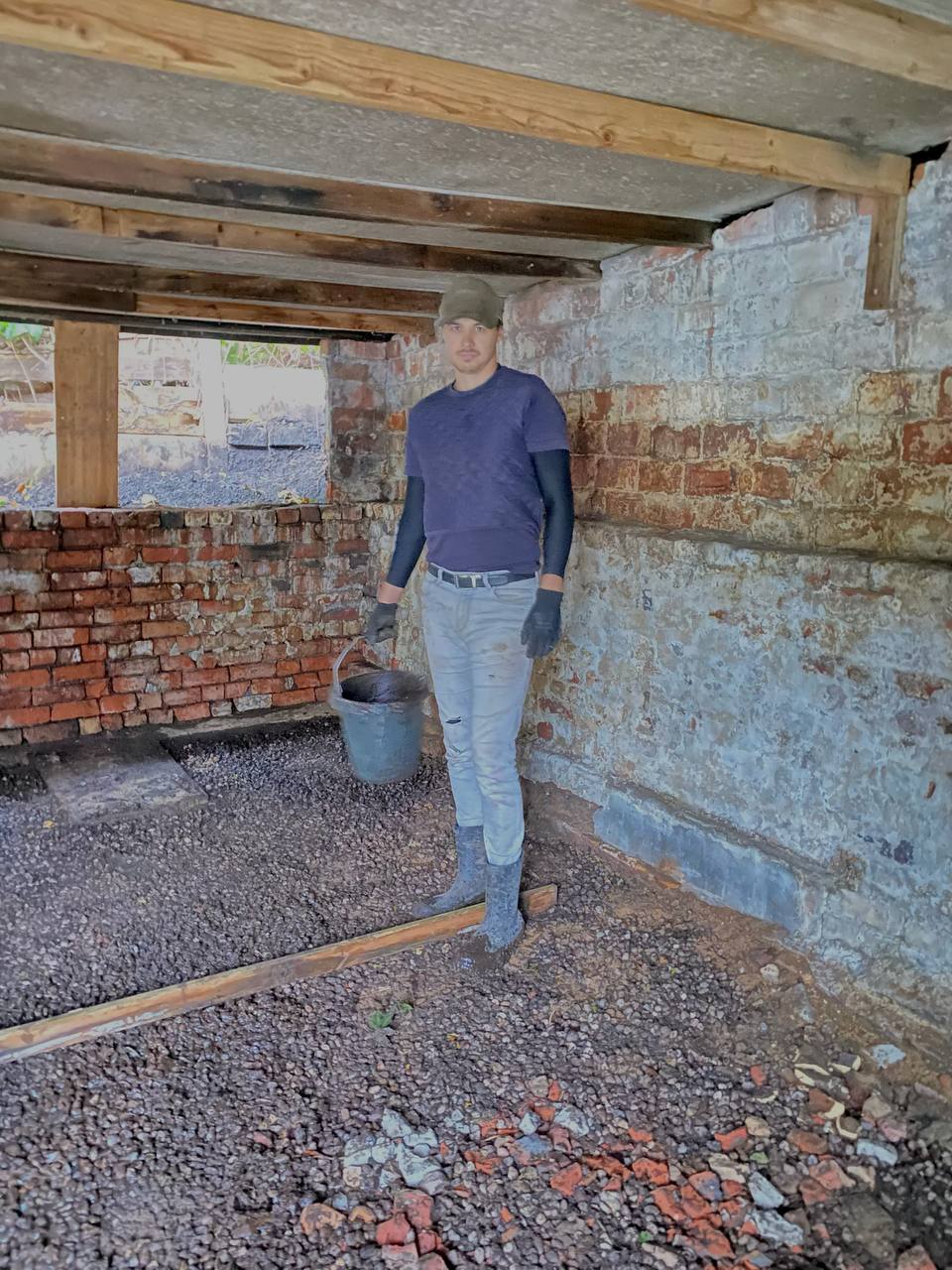 Axel on a building site